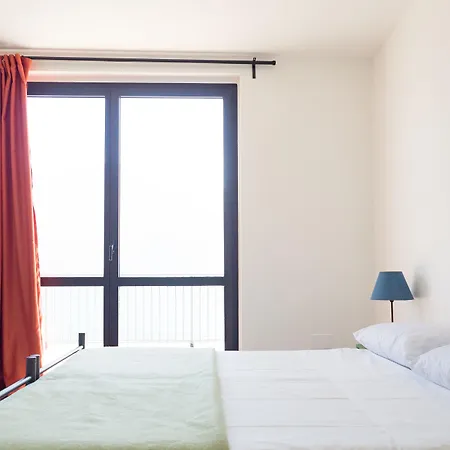 Lake Como Beach Hostel *