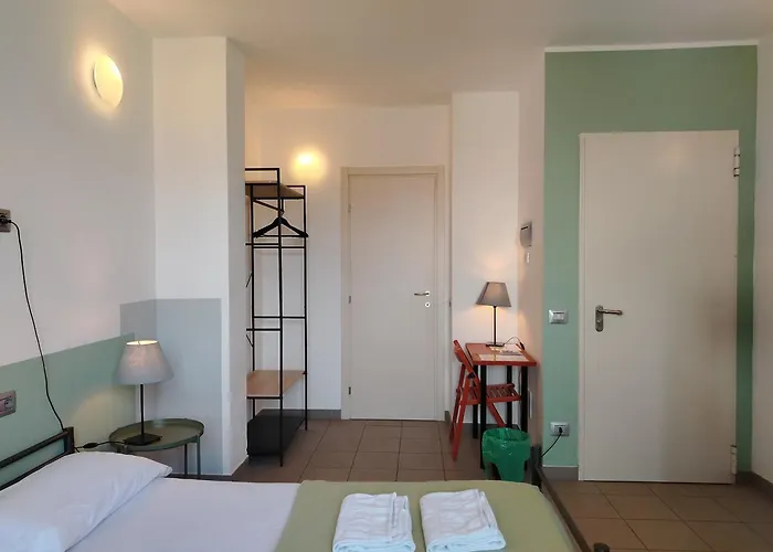 Lake Como Beach Hostel Domaso