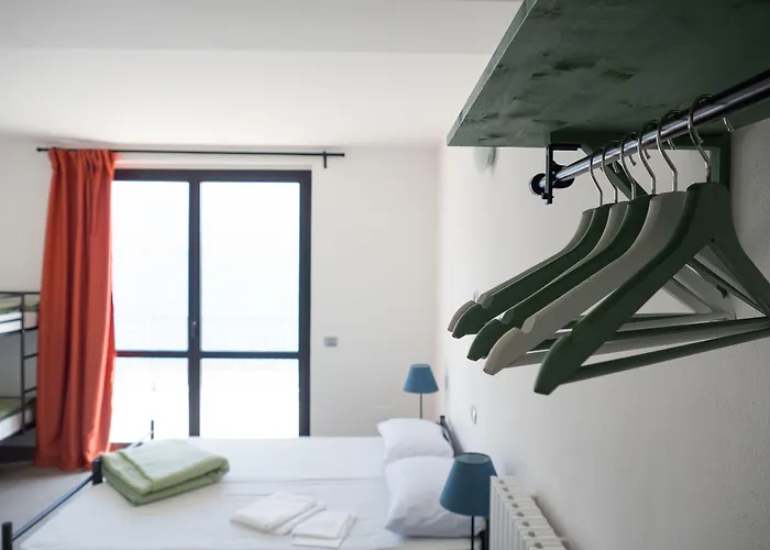 Lake Como Beach Hostel Ostello *
