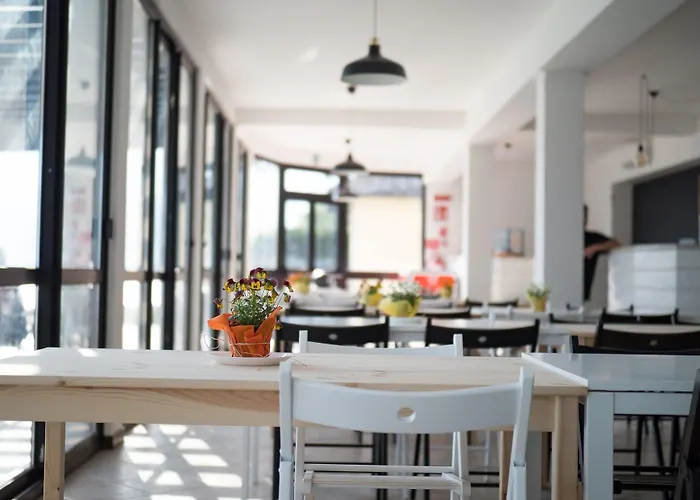 Lake Como Beach Hostel * Domaso