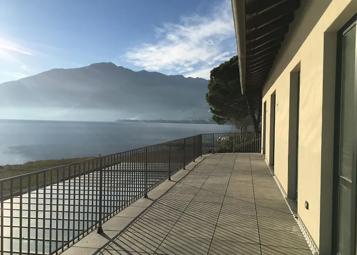 Lake Como Beach Hostel Domaso