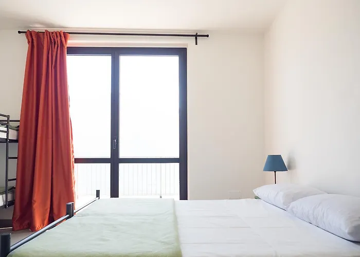 Lake Como Beach Hostel Domaso