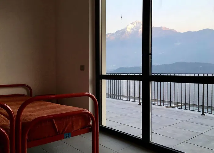 Hostel Lake Como Beach Hostel *