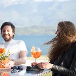 بيت شباب Lake Como Beach Hostel دومازو