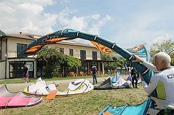 Lake Como Beach Hostel 호스텔 *