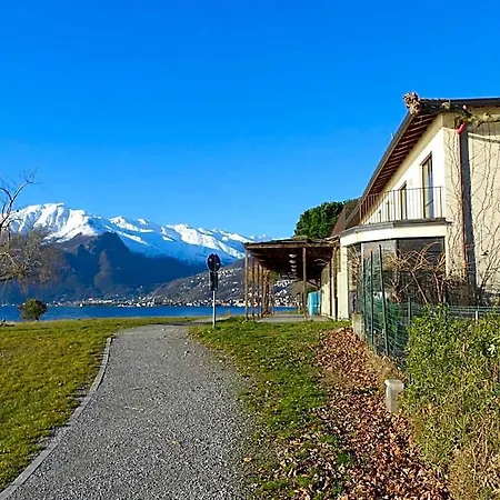 Lake Como Beach Hostel 호스텔 *