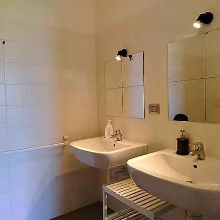호스텔 Lake Como Beach Hostel