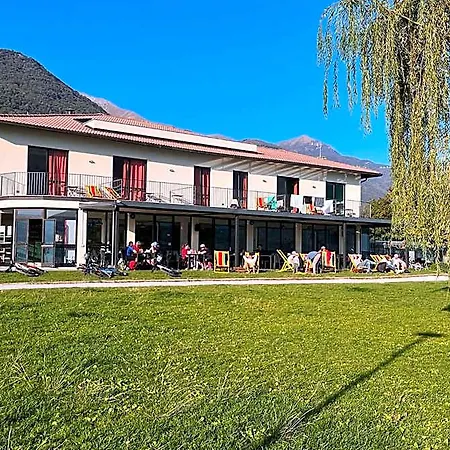 Lake Como Beach Hostel 호스텔