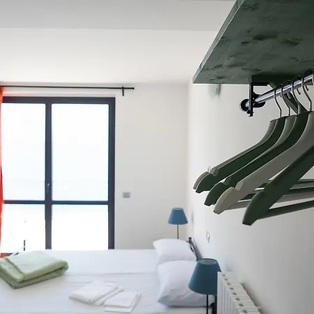 호스텔 Lake Como Beach Hostel