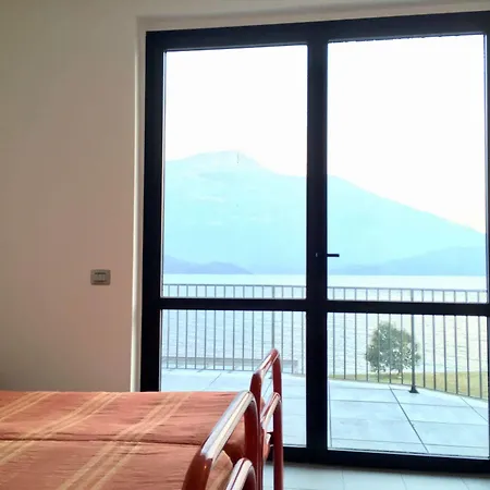 Lake Como Beach Hostel 호스텔