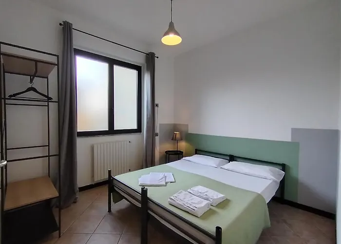 Хостел Lake Como Beach Hostel *