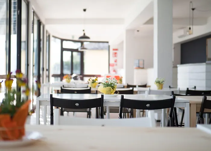 Хостел Lake Como Beach Hostel