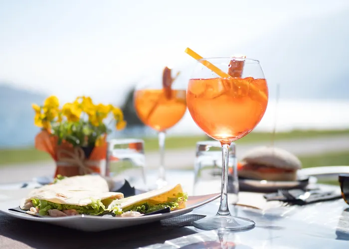 Lake Como Beach Hostel 호스텔 도마소