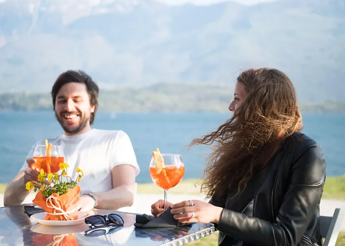 Хостел Lake Como Beach Hostel Домазо