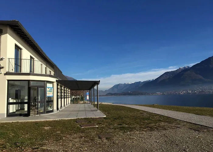 Хостел Lake Como Beach Hostel