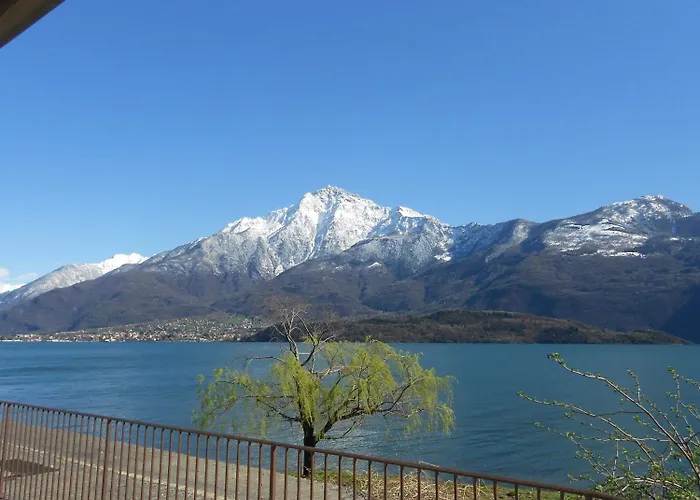 Хостел Lake Como Beach Hostel Домазо