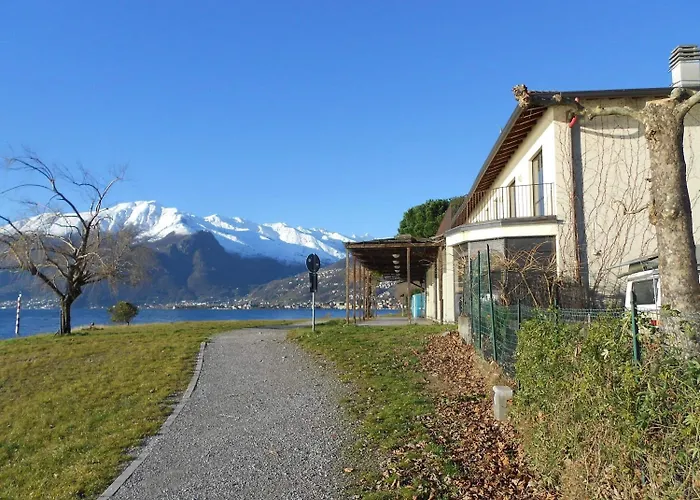 Хостел Lake Como Beach Hostel *