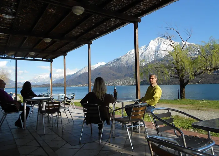 Lake Como Beach Hostel Хостел