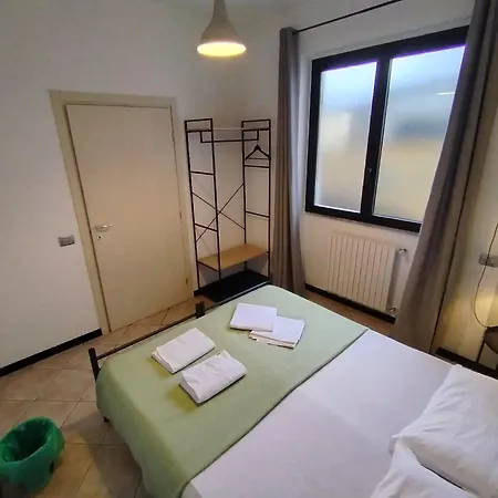 Hostel Lake Como Beach Hostel