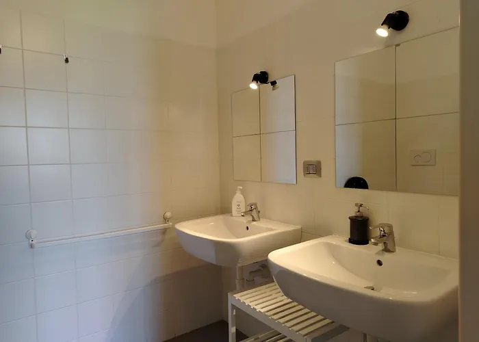 Lake Como Beach Hostel Ostello