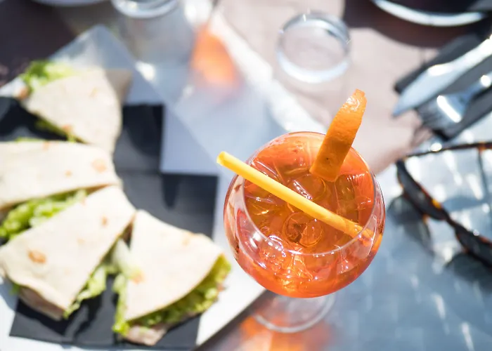 Lake Como Beach Hostel Ostello *