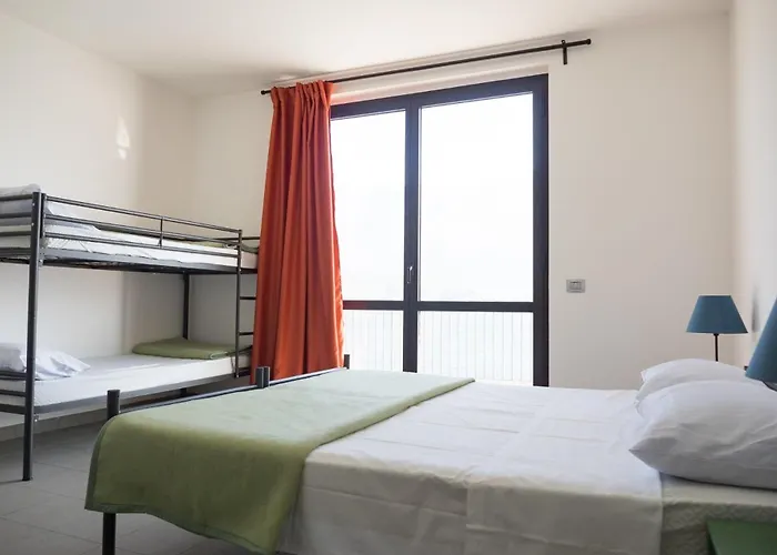 Lake Como Beach Hostel * Domaso